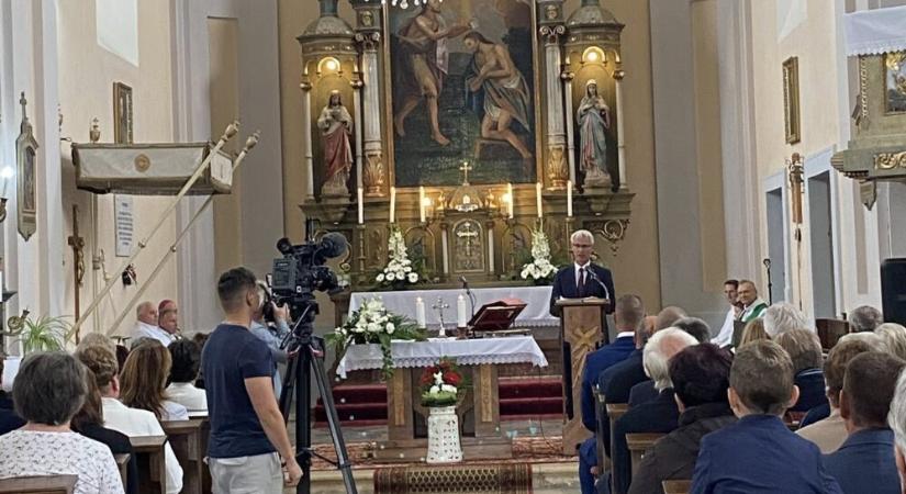 Hatvanmillió forintos kormányzati támogatással újult meg a bakonyszentiváni katolikus templom