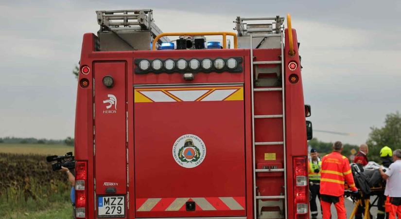 Hármas karambol történt a 21-es főúton