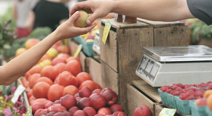 Így változtak az árrésplafon hatálya alá eső alapélelmiszerek árai