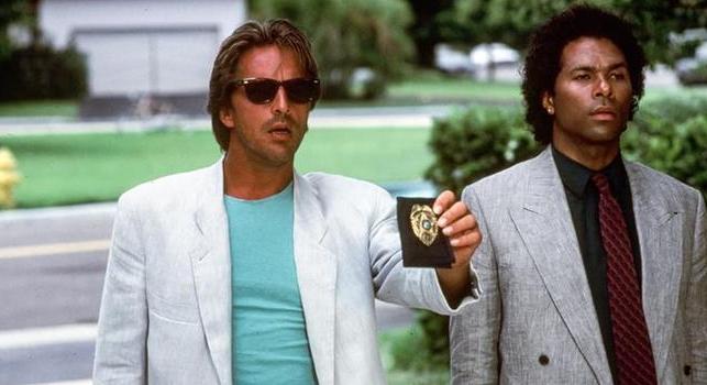 Úgy hírlik, Glen Powell és Michael B. Jordan húzhat pasztell zakót az új Miami Vice-hoz
