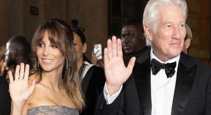 Richard Gere 75 évesen is igazi szívtipró – fiatal feleségével mindenkit lenyűgöztek a milánói divathéten