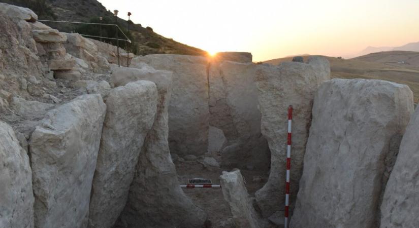 13 méter hosszú, 5000 éves síremlékre bukkantak Andalúziában