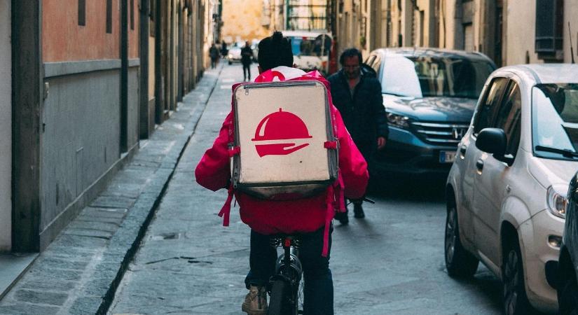 Szobaszerviz helyett ételrendelés