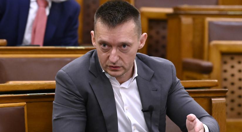 Szőlő utcai ügy: a DK azonnali válaszokat követel, Rogán Antal kitervelt rágalomhadjáratról beszél