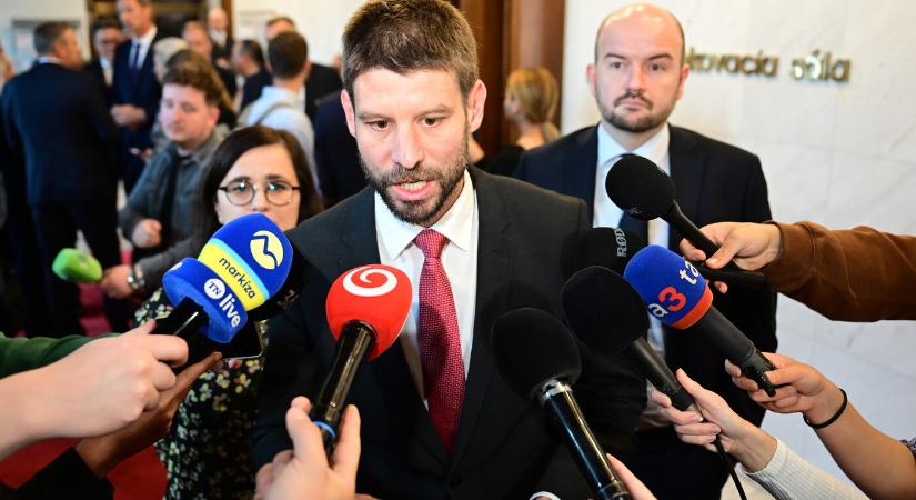 A PS leszögezi, már egyértelműen kizárta a Hlasszal való együttműködést
