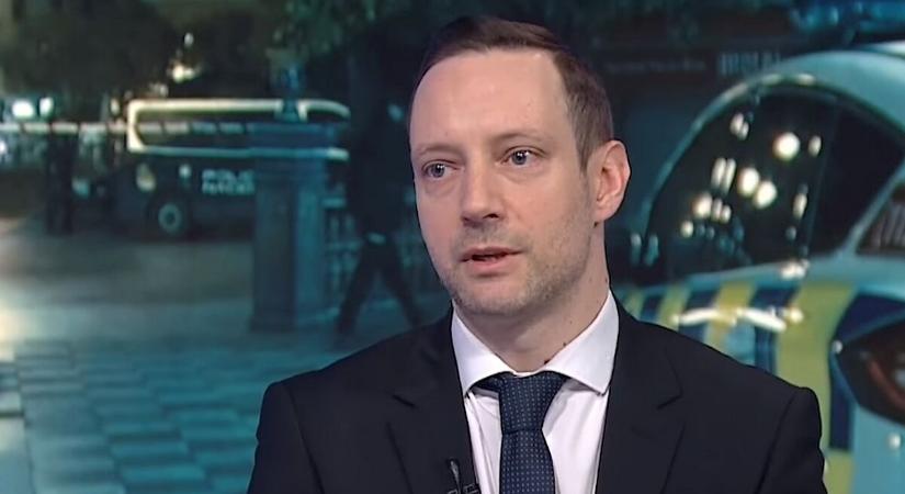 Azbej Tristan: Meddig tűrjük, hogy imádkozó emberekre támadjanak?