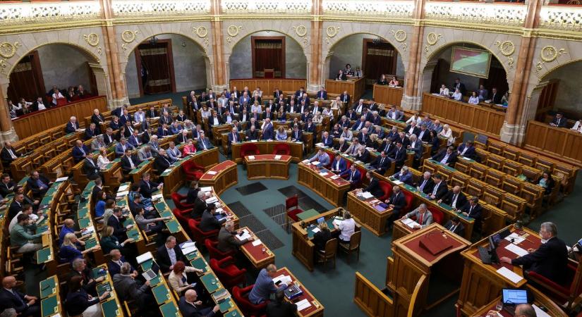 Végső döntést hoz a parlament: Magyarország órákon belül írásba adhatja, hogy visszavonhatatlanul szembe fordul az EU-val - ez az oka
