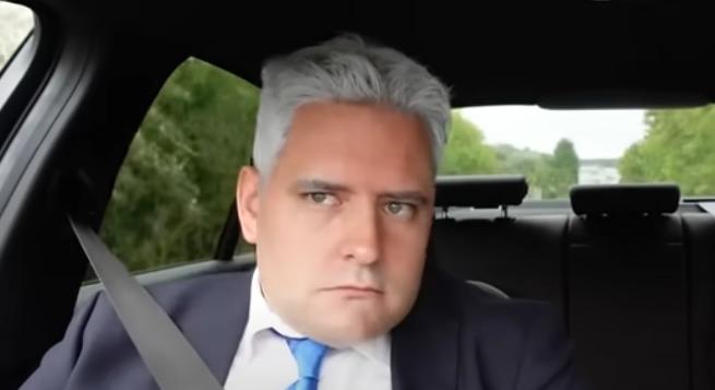 Orbán Viktor szerint a modern politika legnagyobb problémája, hogy összekeveredik a szórakoztatóiparral  videó