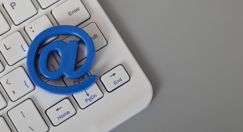 Háromezer éves történet rejtőzik az egyik leggyakoribb internetes jel mögött