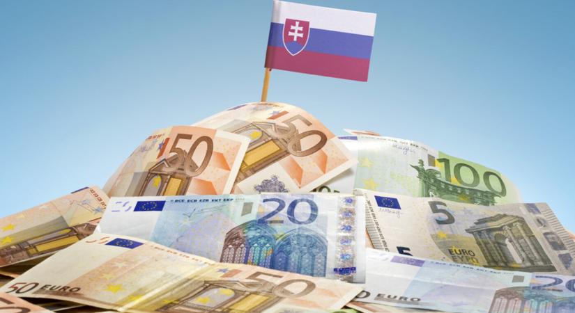 Jövőre is marad a tranzakciós adó a kis cégeknek, az egyéni vállalkozók is fizethetik az év végéig