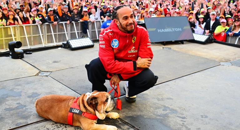 Szomorú hírt közölt Lewis Hamilton, elvesztette a legjobb barátját