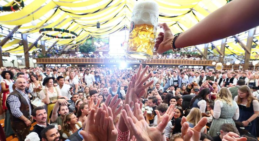 Pánik a sörfesztiválon: ideiglenesen be kellett zárni az Oktoberfestet
