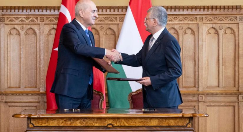 Kövér László fogadta a török parlament elnökét
