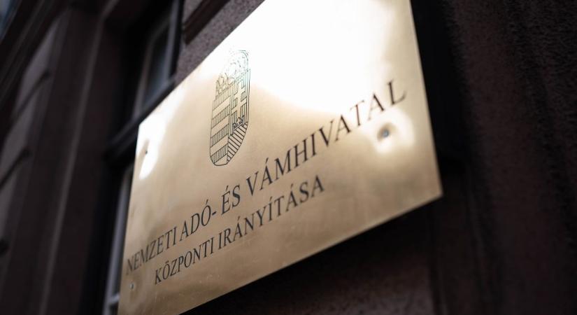 Anyák adómentessége: október 1-től nyílnak az ajtók a NAV-nál