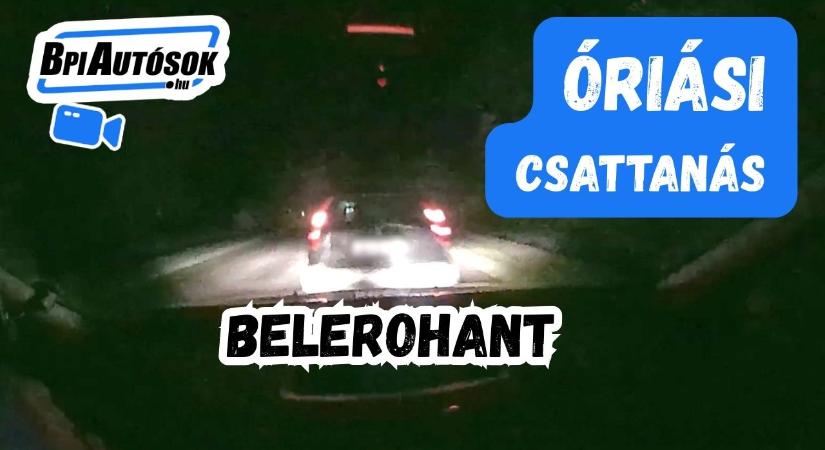 Óriási csattanás Ceglédnél – Veszteglő autóba rohant olvasónk