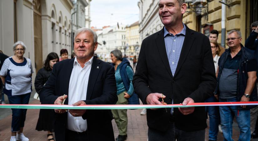 Magántőkéből, közösségi célra: megújult az Oroszlán utca és környéke Szegeden
