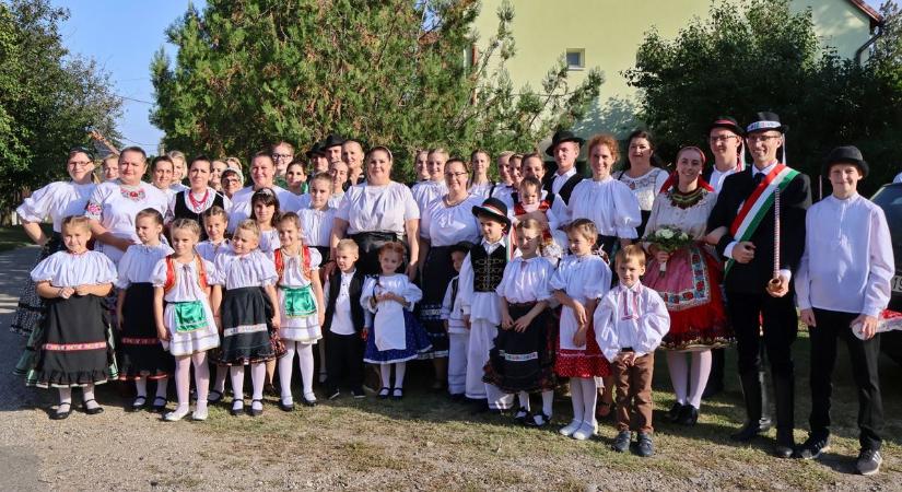 Színpompás szüreti felvonulás és remek koncertek – ilyen volt a dunaszentgyörgyi falunap (képgalériával)
