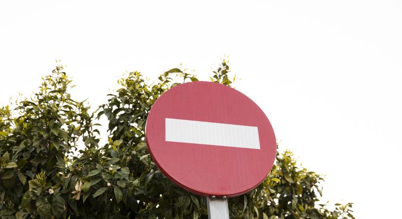 Elzárnák a Hatvanpusztára vezető utat, Mészáros Lőrinc lánya kérelmet nyújtott be