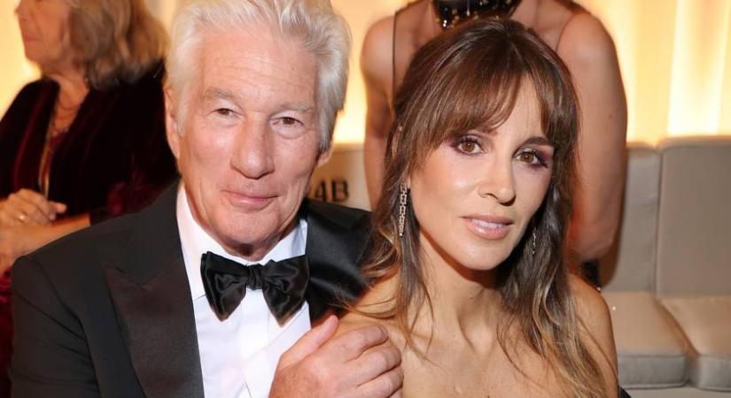 Richard Gere 33 évvel fiatalabb felesége átlátszó estélyibe bújt: melltartót sem viselt Alejandra