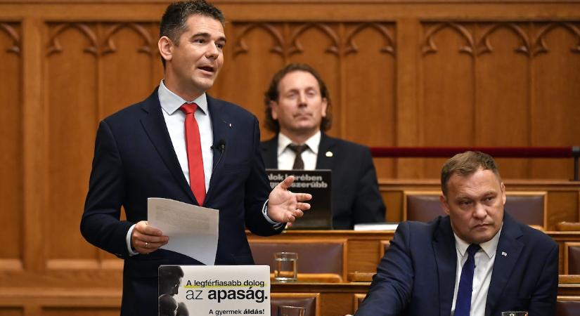 Híd jött létre Novák Előd és Varju László között az Országgyűlésben