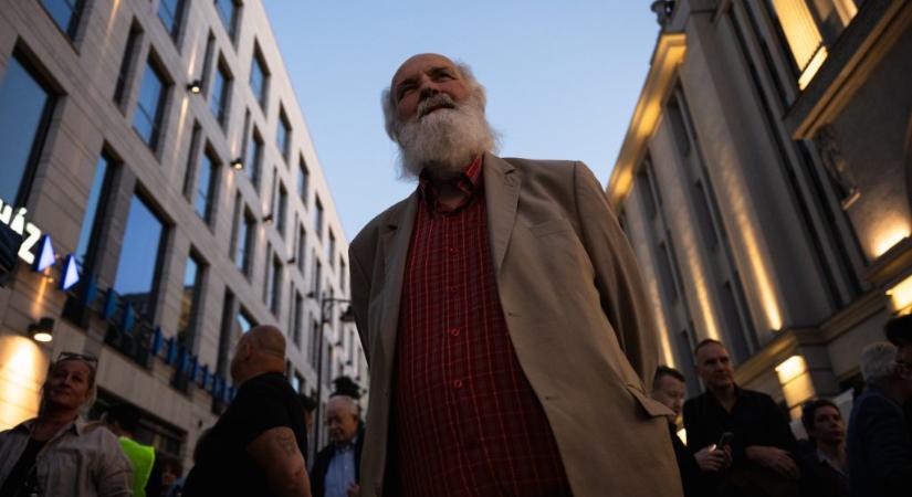 Karácsonyék jelezték: szívesen átveszik Iványi Gáborék hajléktalanszállóit