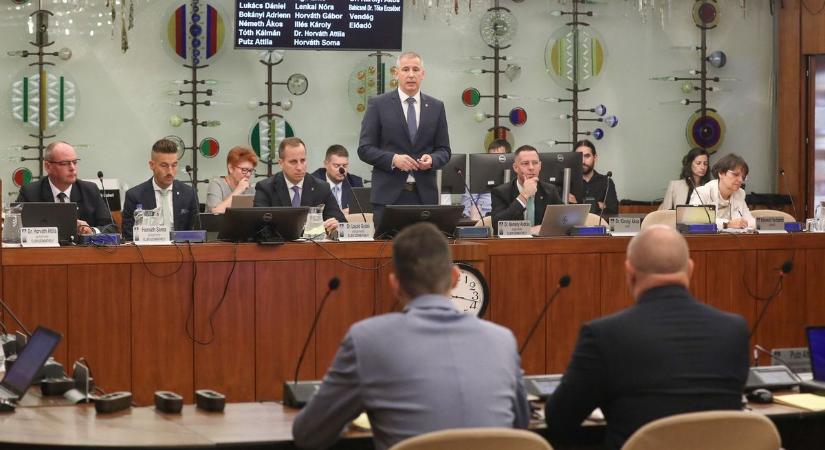 Szeptemberi közgyűlés: felsőcsatári tábor, Haladás, galambok, lakásrendelet - összefoglaltuk a legfontosabb döntéseket