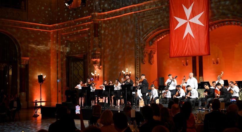 Jótékonysági Máltai-koncert Rózsa Magdival és a Balázs Jánossal