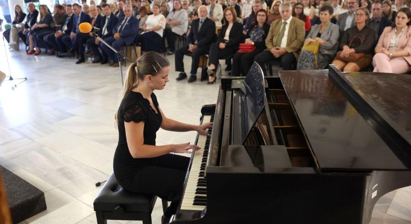 Esélyt adnak a tehetségnek: 25. születésnapját ünnepli az Arany János Program