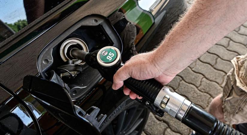 Áremelés a kutaknál – ennyit kell fizetni keddtől a benzinért és gázolajért!