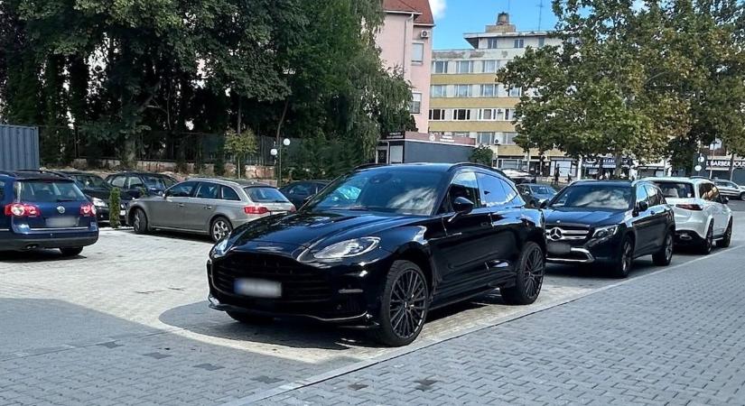 Különleges luxusterepjáró bukkant fel Szombathelyen