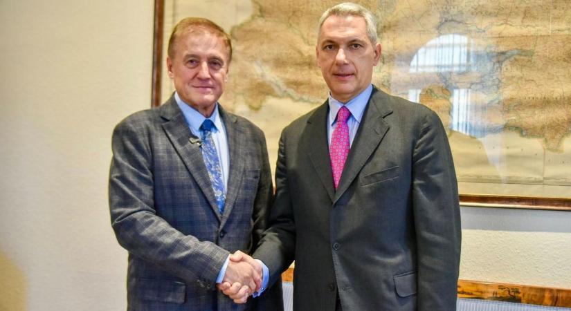 Lázár János a kormány elé viszi a pécsi Szív- és Érgyógyászati Centrum tervét