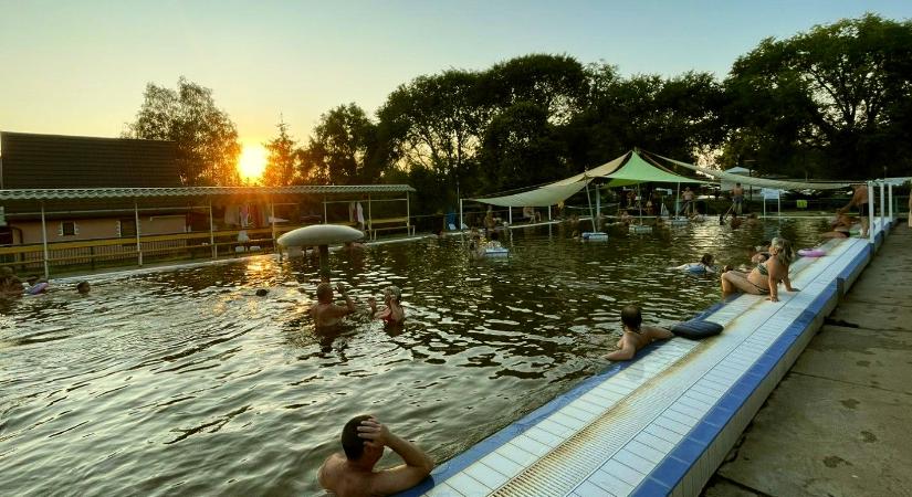 2000 forintos belépővel zárja a szezont ez a hangulatos jászsági termálfürdő