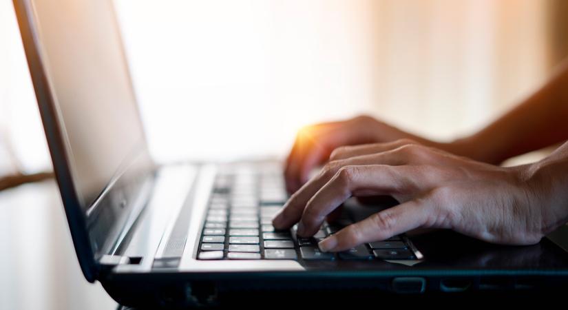 Egyre több bank kínál online személyi kölcsönt, akár percek alatt folyósítják a pénzt