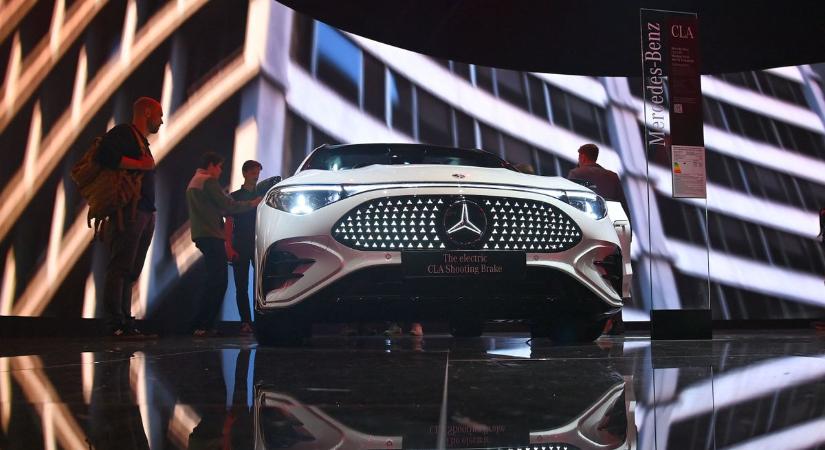 Ez kiábrándító: kiderült, mennyivel olcsóbb a legújabb Mercedes Kínában, mint Magyarországon – döbbenetes a különbség, de hogyan lehetséges?