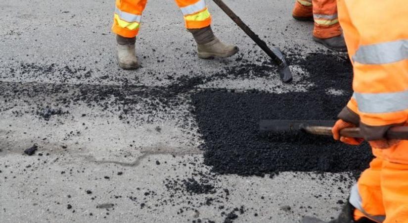 Több főúton dolgoznak kedden Bács-Kiskunban