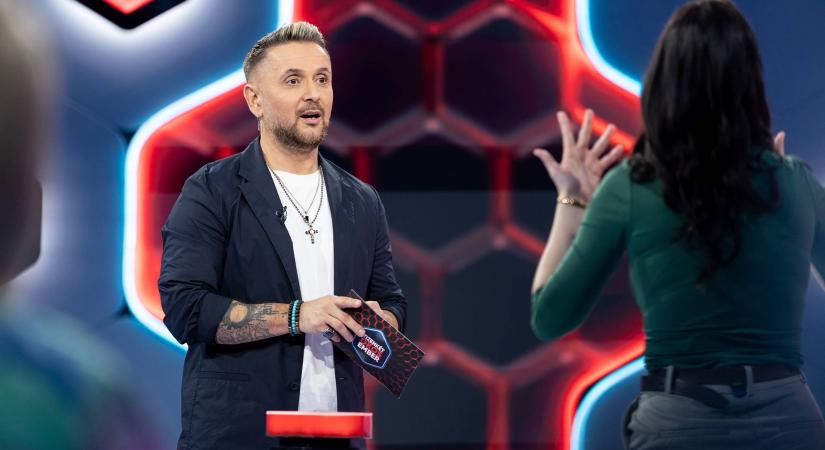 Majka vetélkedőjében a játékos örül, ha nem tudja a választ – Megnéztük a Tizenkét okos embert