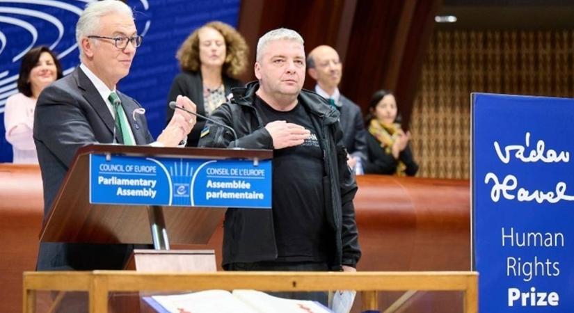 Makszim Butkevics ukrán újságíró kapta idén a Václav Havel-díjat