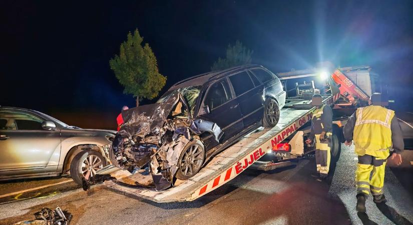 Óriási hibát vétett a vasi sofőr, frontális karambol lett a vége - fotók