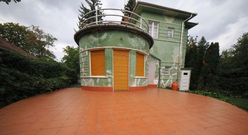 Balatonalmádi villáit ellepték a turisták ( galéria)