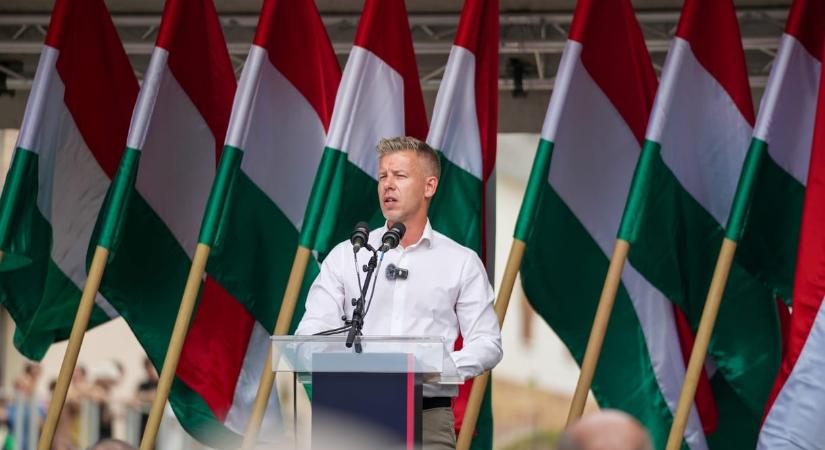 Magyar Péter bemutatja a Tisza Párt programalkotásért felelős szakemberét