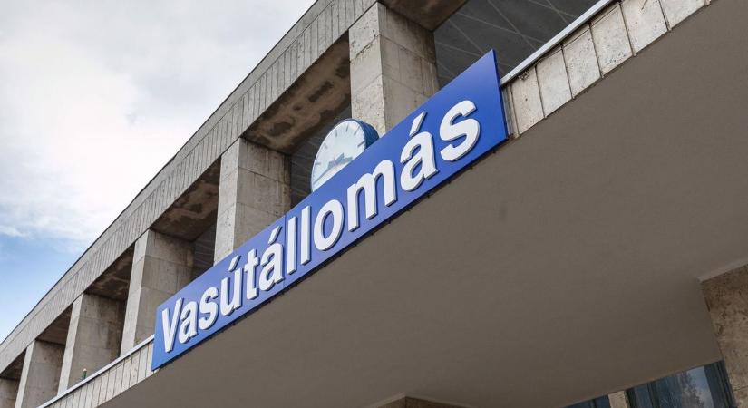 Nincs bocsánat arra, amit a részeg nő csinált egy fagyizó nénivel a Nagyállomásnál