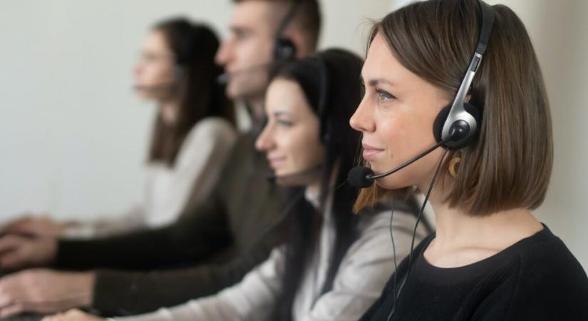 Csaknem 250 millió euróval verte át az embereket egy belgrádi telefonközpontos cég