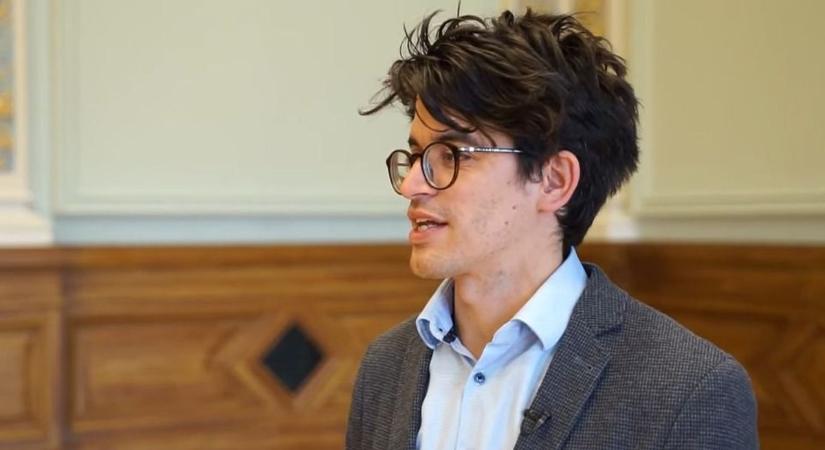 Interjút adott Magyar Péter új kabinetfőnöke a HVG-nek, de egy apró részletet kihagyott az előéletéből