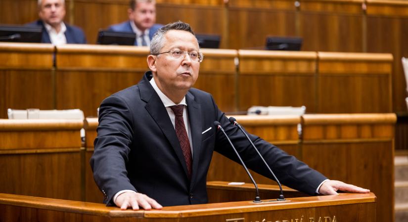 A munkáltatók arra kérik az államfőt, hogy küldje vissza a konszolidációs csomagot a parlamentbe