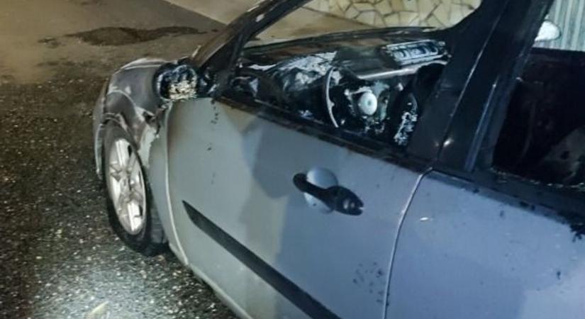 Csak egy durranást hallott, majd mindenfelé felcsaptak a lángok