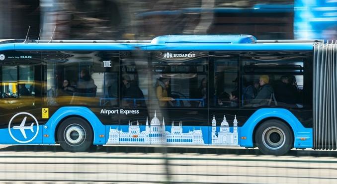 Októbertől olcsóbb a repülőtéri busz - ez kell ahhoz, hogy igénybe vehessétek a kedvezményt