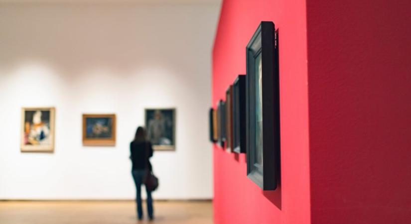 Pető István legújabb sorozatai a Várfok Galériában