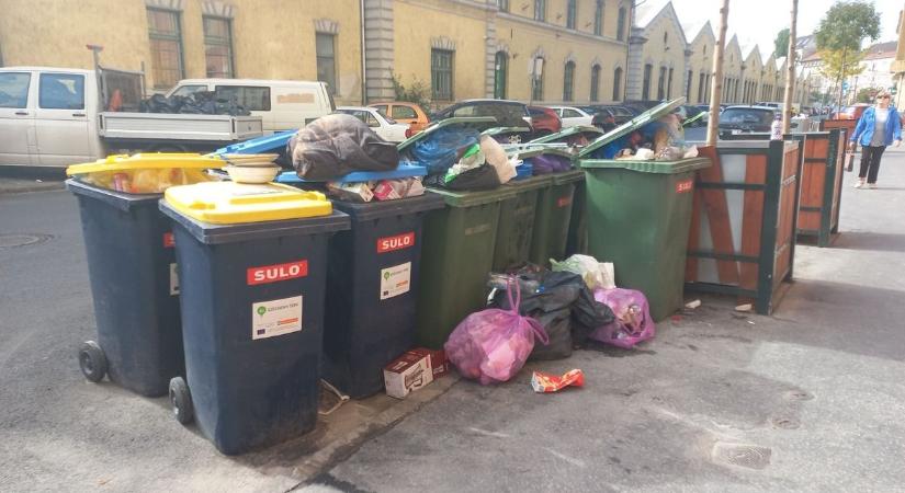 Marad a szemét, ha nincs fedele a kukának