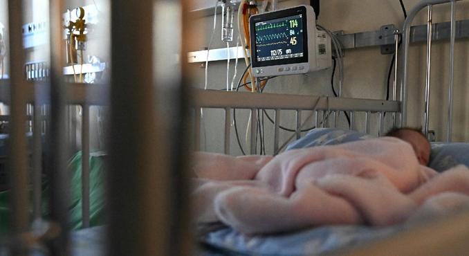 Úgy megrázta a kéthetes csecsemőt az anyja, hogy a gyerek soha nem fog tudni megtanulni beszélni és járni