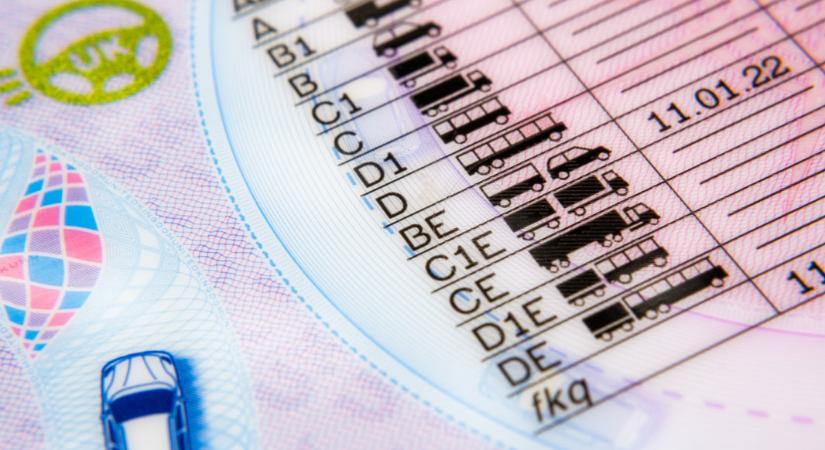 70 évre emelhetik a sofőrök kötelező orvosi vizsgálatának korhatárát